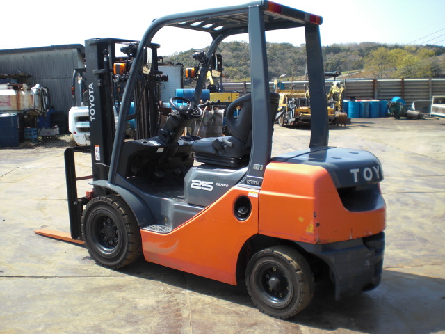 02-8FD25 72726 04.JPG